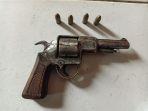 barang-bukti-satu-pucuk-senpi-jenis-revolver-kepemilikan-senjata-api-ilegal.jpg