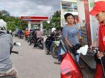 bbm-jokowi-naik-banten-spbu.jpg