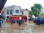 bpbd-semprotkan-air-di-kantor-bpkad.jpg