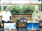 bupati-zaki-saat-berbincang-dengan-pimpinan-redaksi-pemred-tribunbantencom-yulis-sulistyawan.jpg
