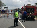 bus-terbakar-di-tol-tangerang-merak.jpg