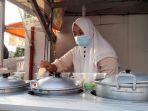 foto-jajanan-tradisional-ramai-dikunjungi-para-konsumen.jpg