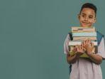 ilustrasi-siswa-belajar-membawa-tumpukan-buku.jpg