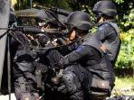 ilustrasi-tim-densus-88-polri-melakukan-pengepungan-terduga-teroris.jpg