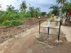 jalan-desa-di-kampung-cibuah-kertamukti-lebak-ditutup-pemilik-lahan-2.jpg