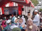 jemaah-haji-saat-disambut-kedatangannya-oleh-sanak-keluarga.jpg