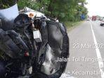 kecelakaan-mobil-terguling-terbalik.jpg