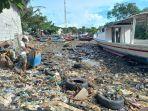 kondisi-muara-medaksa-di-kampung-nelayan-kelurahan-tamansari-yang-menjadi-lautan-sampah.jpg