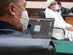 majelis-hakim-membacakan-putusan-sela-dalam-sidang-rizieq-shihab.jpg