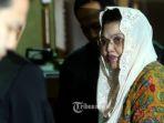 mantan-menkes-siti-fadilah-supari-menjalani-sidang.jpg