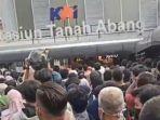 media-sosial-diramaikan-dengan-viralnya-foto-dan-video-kerumunan-di-stasiun-tanah-abang.jpg