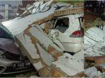 mobil-tertimpa-longsor-di-bintaro-sektor-9-pondok-aren.jpg