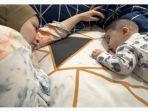 nathalie-ngeluh-cape-di-hadapan-baby-adzam.jpg