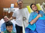 pedangdut-king-nassar-semringah-dijenguk-sang-mantan-istri-muzdahlifah-di-rumah-sakit.jpg