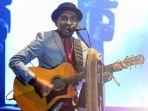 penampilan-glenn-fredly-pada-konser-25-tahun.jpg