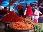 penjual-cabai-dan-bawang-di-pasar-rangkasbitung-kamis-262022.jpg