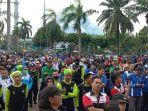 ratusan-buruh-aksi-unjukrasa-di-kantor-wali-kota-tangerang.jpg
