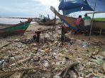 sampah-di-pantai-teluk-labuan-pandeglang.jpg