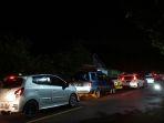 sejumlah-kendaraan-wisatawan-terjebak-macet-saat-pulang-lewat-jalur-anyer.jpg