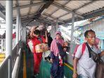 sejumlah-pemudik-pejalan-kaki-tiba-di-pelabuhan-merak-cilegon.jpg