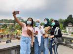 selfie-di-taman-wisata-mahoni-bangun-sentosa.jpg