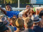 sinopsis-film-pele-birth-of-a-legend-86-r8.jpg