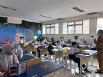 siswa-smp-negeri-8-tangerang-selatan-mengikuti-pembelajaran-tatap-muka.jpg