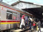 suasana-stasiun-rangkasbitung-lebak.jpg