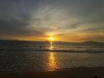 sunset-atau-momen-matahari-terbenam-di-pantai-anyer-sangat-luar-biasa-indah.jpg