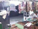 tangkapan-layar-rekaman-cctv-aksi-pencurian-di-warung-kelontong.jpg