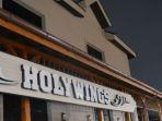tiga-outlet-holywings.jpg