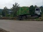 truk-pembawa-pupuk-mengalami-kecelakaan-di-jalan-lingkar-selatan.jpg