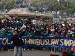unjuk-rasa-uu-cipta-kerja-oleh-mahasiswa-bem-si-di-patung-kuda-dekat-istana-negara.jpg