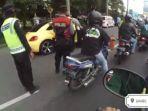 viral-mobil-warna-kuning-nekat-terobos-penyekatan-pemudik.jpg