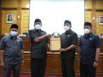 wakil-bupati-serang-pandji-tirtayasa-menyampaikan-rapbd.jpg
