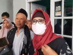 yati-nurulhayat-kanan-camat-sukamulya-kabupaten-tangerang.jpg