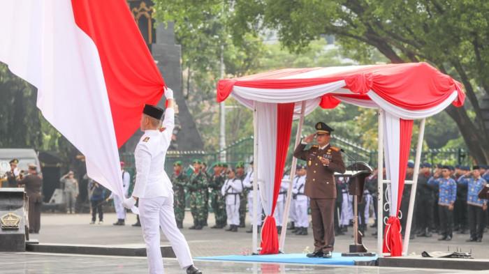 11112025 kepala kejati jateng menjadi inpektur upacara hari pahlawan