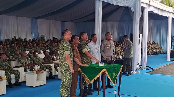 RESMIKAN POMPA - Kepala Staf Angkatan Darat (KSAD) Jenderal TNI Maruli Simanjuntak bersama Gubernur Jateng Ahmad Luthfi meresmikan penggunaan Pompa Hydram Serayu di Kecamatan Rawalo, Kabupaten Banyumas, Jawa Tengah, Kamis (13/11/2025). Pompa Hydram Serayu mampu mengaliri lebih dari 1.004 hektare sawah tanpa menggunakan listrik maupun bahan bakar minyak (BBM).