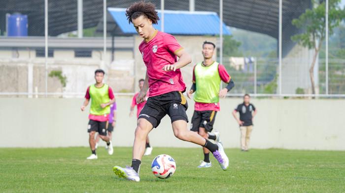 Felipe Ryan Pulih, Kendal Tornado FC Punya Banyak Pilihan di Lini Tengah saat Kontra Deltras