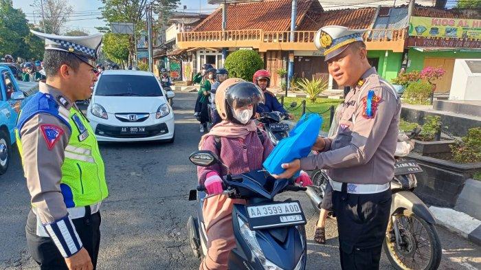 Jangan Takut, Polres Kebumen Beri Reward untuk Pengendara Tertib Lalu Lintas