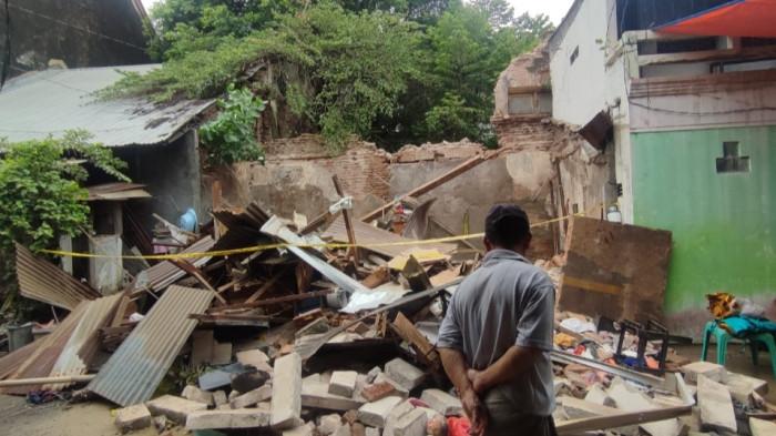 Bangunan Era Kolonial di Semarang Ambruk Tewaskan Warga, Dua Anak Selamat