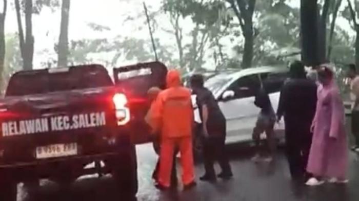 adu banteng-gunung lio