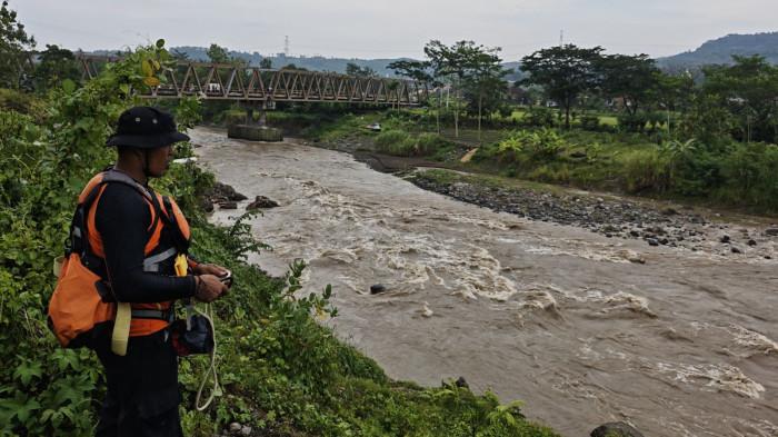 air keruh-sungai jolinggo-kendal