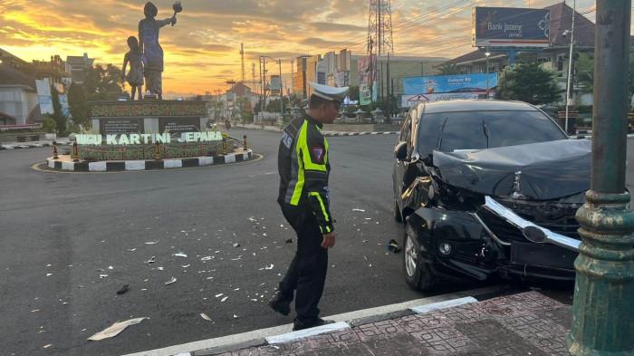 Mbah Lowo, Relawan Jepara Alami Kecelakaan, Anggota Galang Donasi