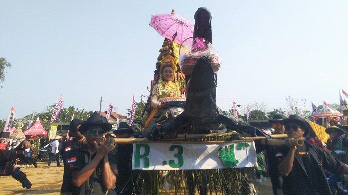 20 Gunungan Meriahkan Kirab Budaya Saparan Kudus, Bentuk Syukur Warga atas Rezeki yang Diterima