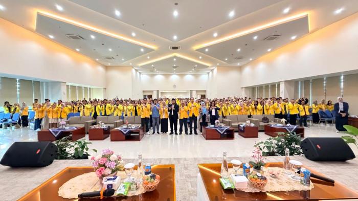 FOTO BERSAMA - Universitas Terbuka (UT) Purwokerto menggelar Seminar Akademik dalam rangka Wisuda Daerah Periode I Tahun 2026 pada Senin, 9 Februari 2026.