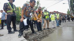 01102025-gubernur-ahmad-luthfi-tinjau-jalan-brigjen-sudiarto-kota-semarang.jpg