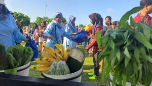 02082025-sedekah-sayur-di-alun-alun-cilacap-raih-rekor-muri.jpg