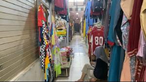02102025-pedagang-pakaian-di-pasar-segamas-purbalingga-1.jpg
