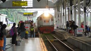 03102025-suasana-peron-stasiun-purwokerto-banyumas.jpg